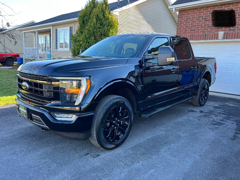 LeaseBusters - 2022 Ford F-150 XLT 4WD SuperCrew 5.5' Box