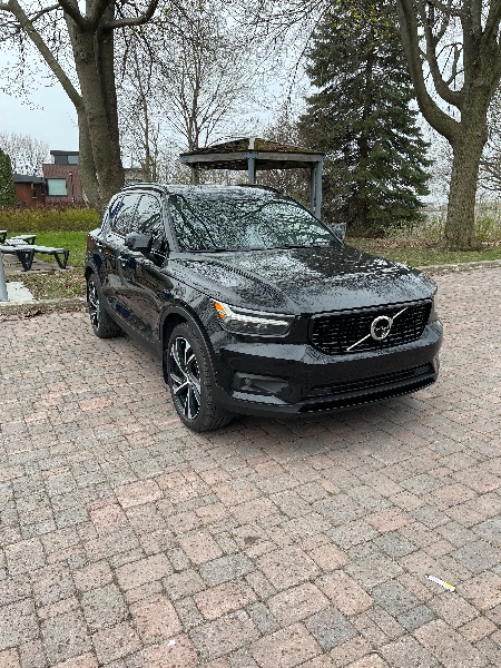 LeaseBusters - 2021 Volvo XC40 T5 AWD R-Design