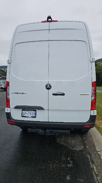 V152680_03.jpg