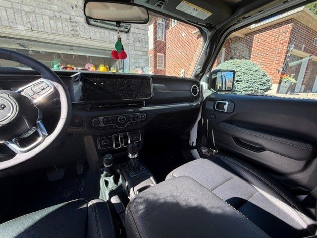 V199841_202610190458276057772.jpg